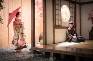 【撮影件数No. 1☆】日本庭園にあるような和室が屋内に登場！天候を気にせずゆっくりと撮影できます。