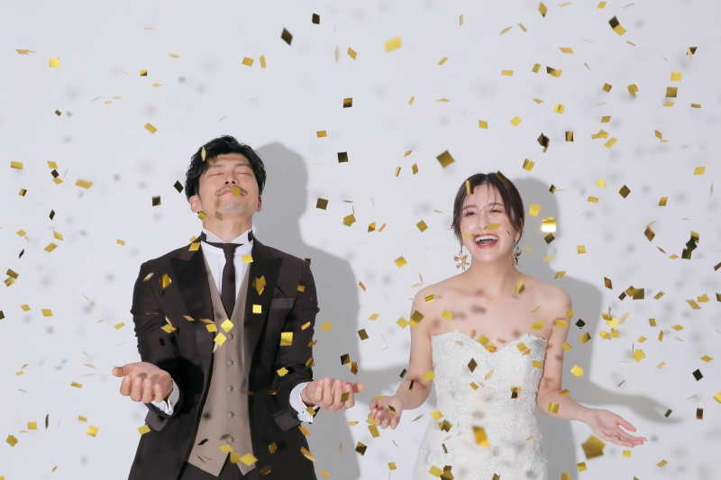 【シンプルな背景が「おふたりらしさ」を輝かせる】洋装スタジオPLUS+ 撮影全データ付◇ ≪安心のライブレタッチ(美整補正)付≫