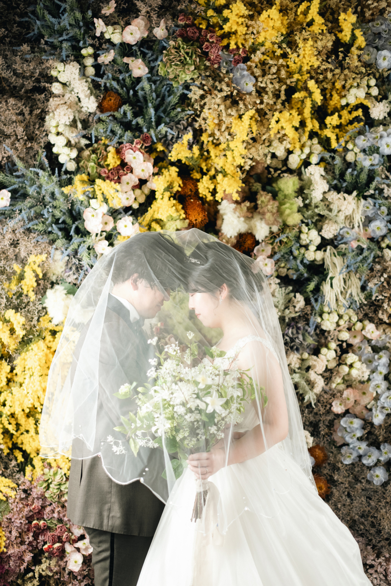 ベールに包まれて