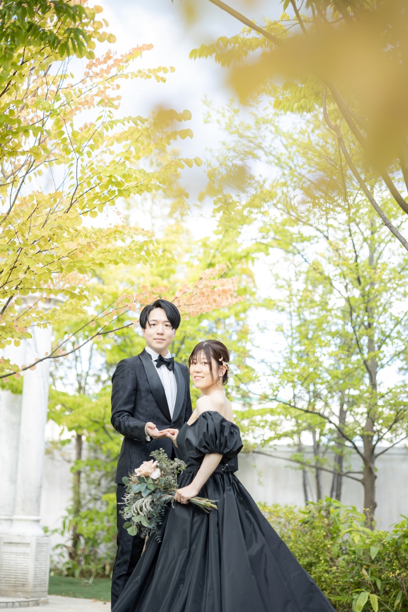 ガーデンでカラードレス撮影