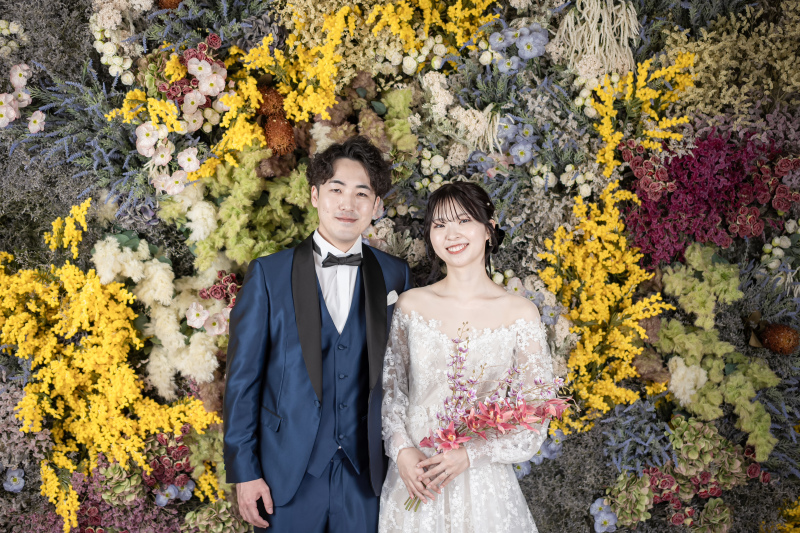 フラワーウォールでお二人の笑顔を