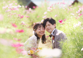 【秋花とロケフォト】ドレス＋和装◆＼丘陵公園や悠久山で撮影可能／衣装＋着付け＋ヘアメイク＋撮影＋データ＋アルバム一冊