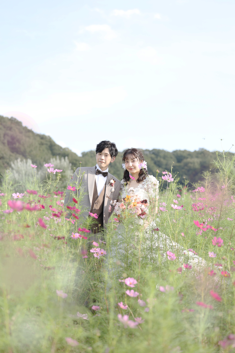 【秋花とロケフォト】ドレス2着◆\丘陵公園や悠久山で撮影可能/衣装+着付け+ヘアメイク+撮影+データ+アルバム一冊
