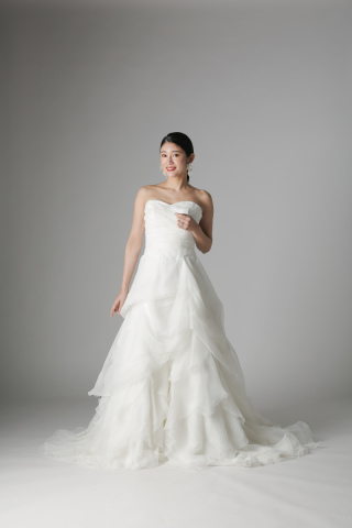 スパン刺繍　ハンカチーフティアード/10084