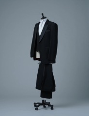 ピークドラペルダブルベスト