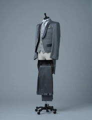 グレー燕尾タキシード黒襟サテン