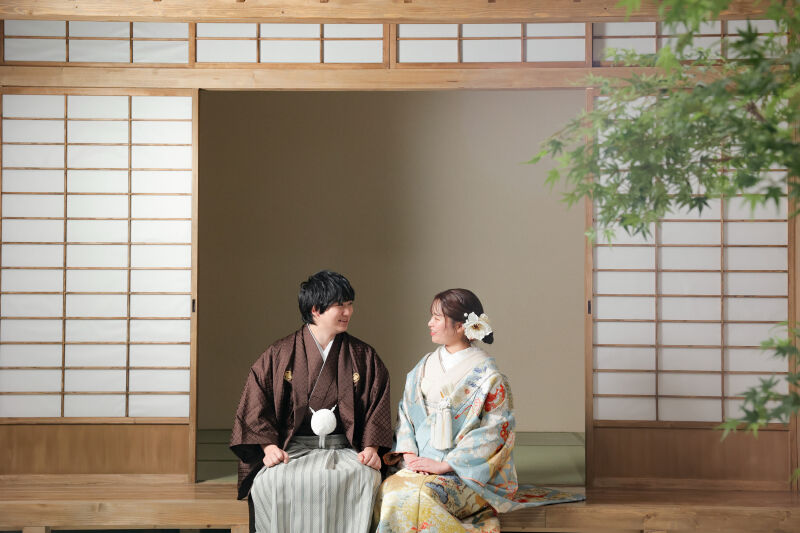 縁側に座って自然体な写真も残せる☆