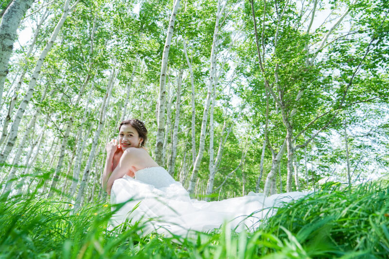 ウェディングフォトならではの座った1枚も