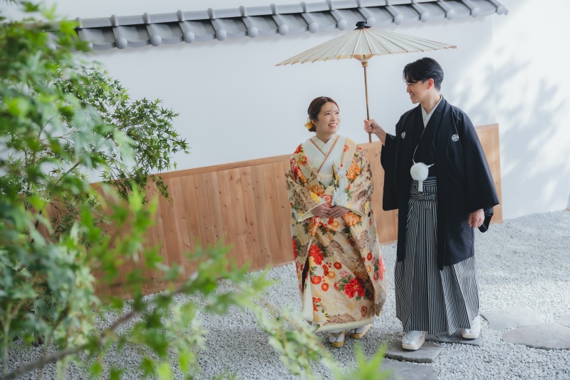 外で撮影したかのような屋内庭園スタジオ