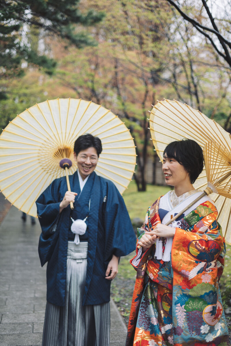 撮影合間の笑顔も