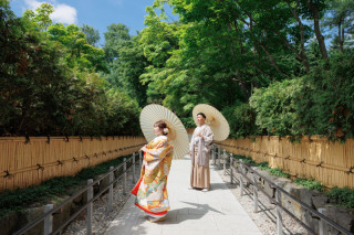 彩りのある和装ロケーションを