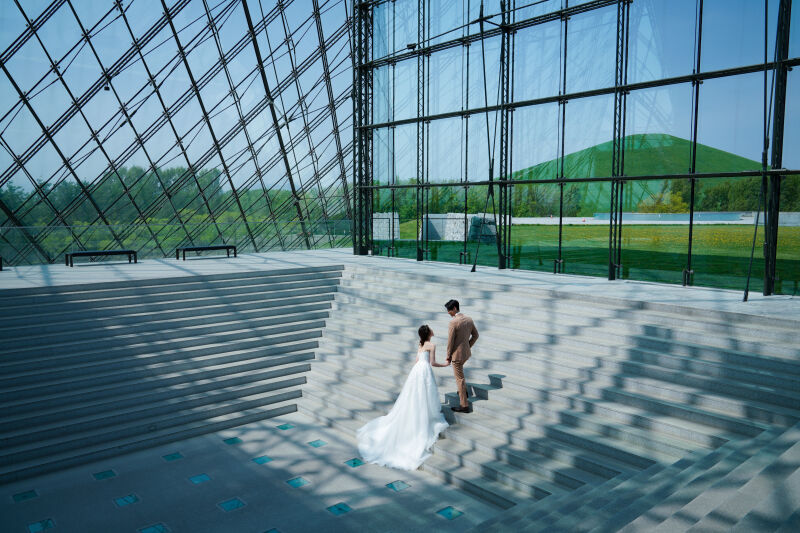 ピラミッド内でのウェディングフォト