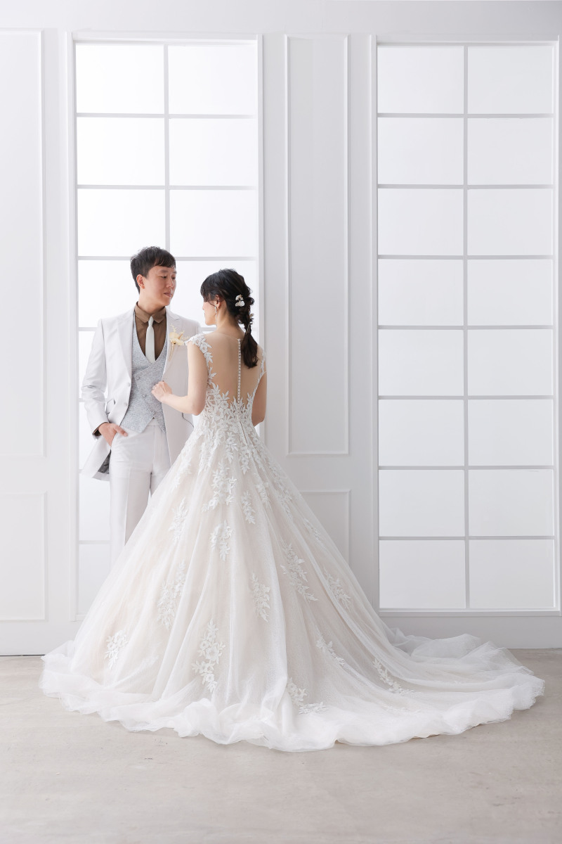 チャペルのような背景も◎