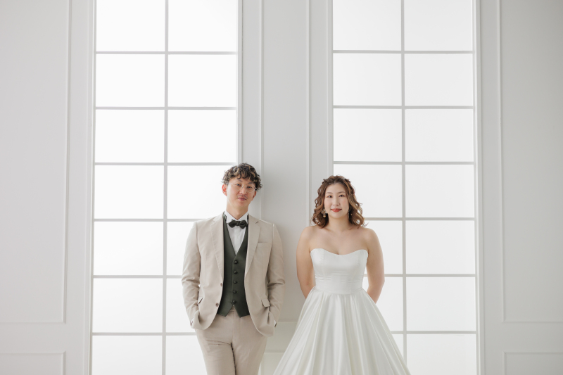 大きな窓×ウェディングドレスも◎