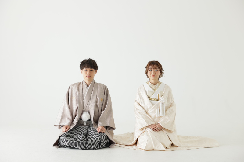 ご結婚報告ハガキにも使えちゃう!正座ショット!