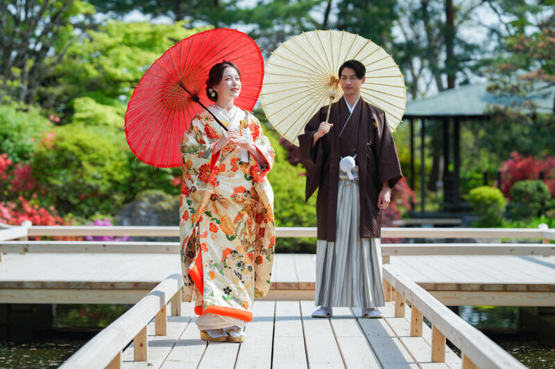 和傘などの小物を用いて撮影もできますよ！！
