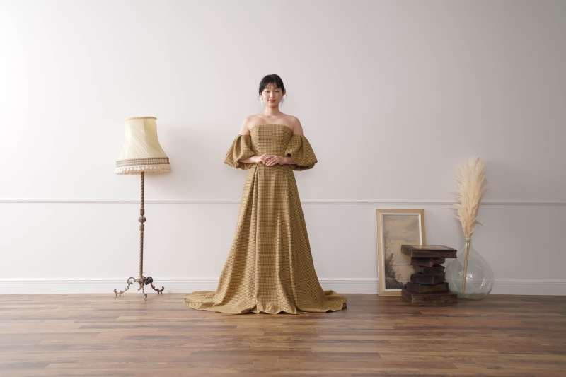 全11色、カラフルなカラードレス