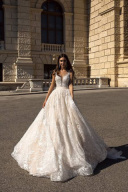 Oksana Mukha gwen_用賀提携店