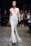 MONIQUE LHUILLIER mila_用賀提携店