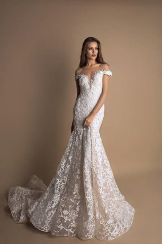 Oksana Mukha ulla_用賀提携店