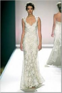 MONIQUE LHUILLIER scarlet用賀提携店