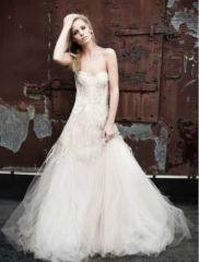 MONIQUE LHUILLIER candy_用賀提携店