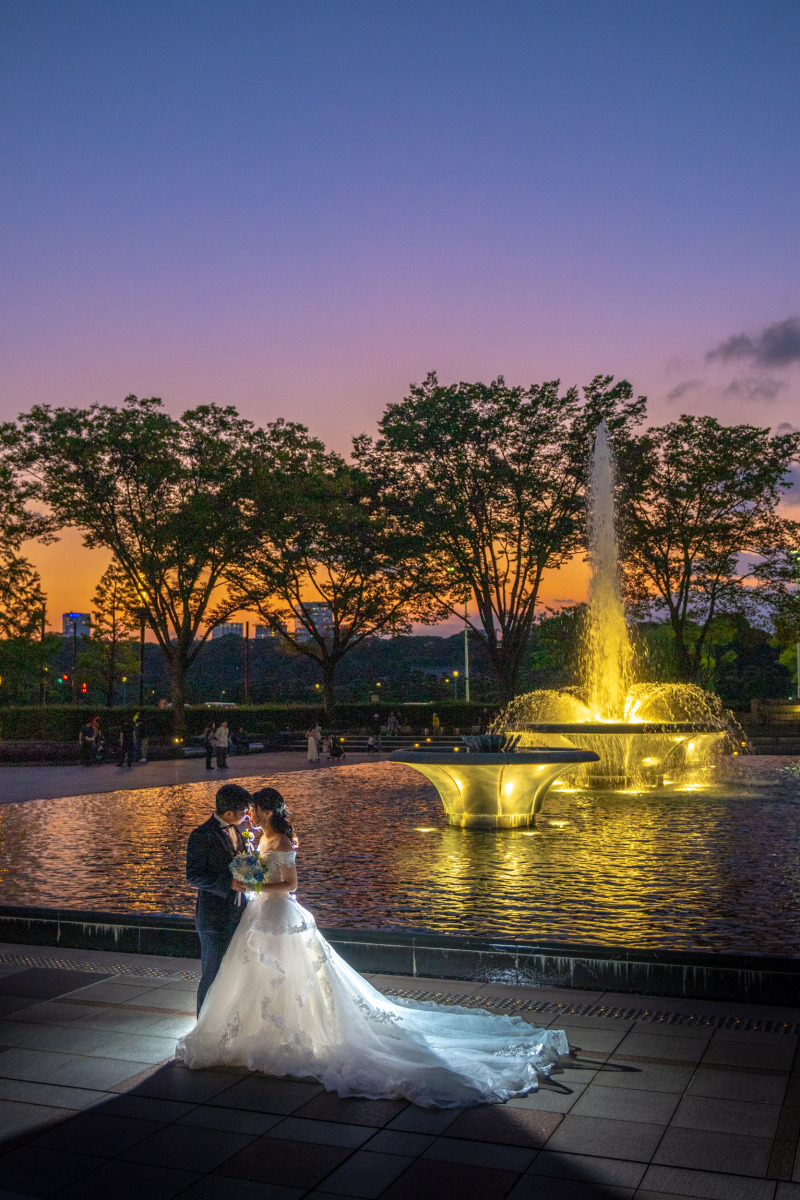 水面とマジックアワーが素敵な東京駅前撮り♪