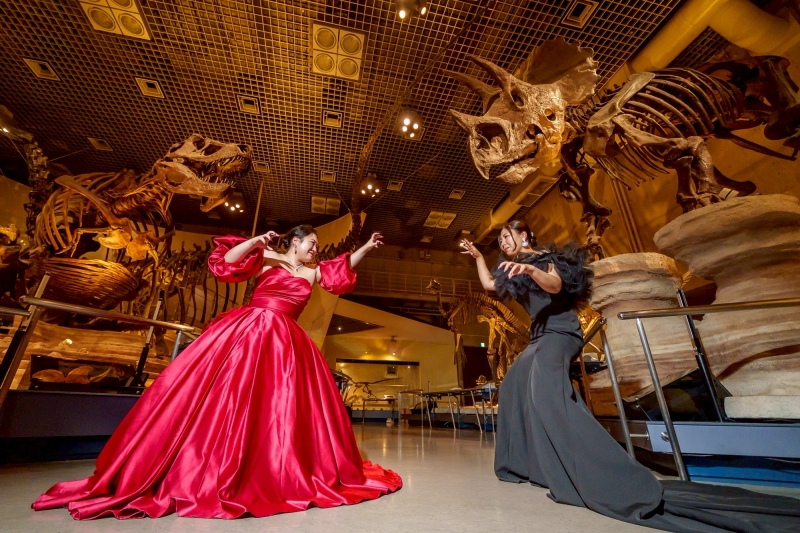 恐竜の迫力がさらに伝わるポージング!