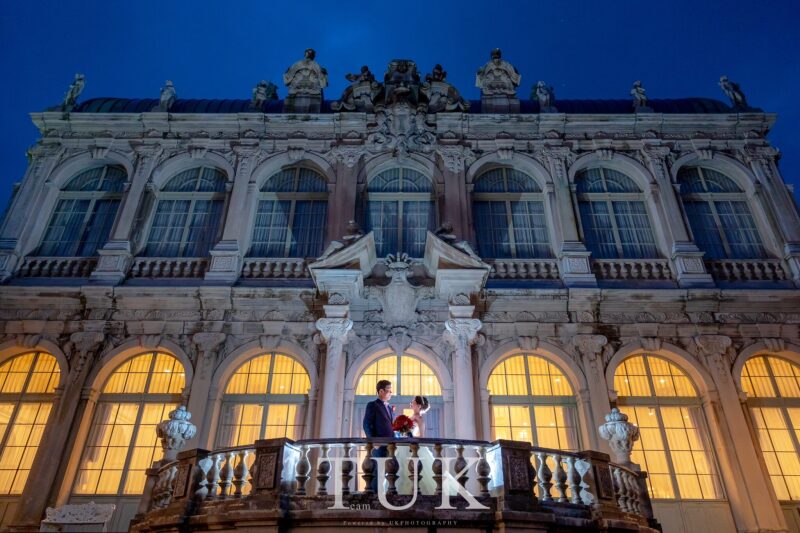 初の宮殿ライトアップ