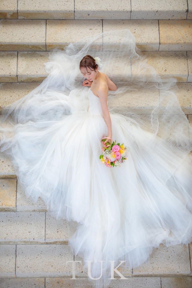 2階から撮影した花嫁さまの寝転びショット