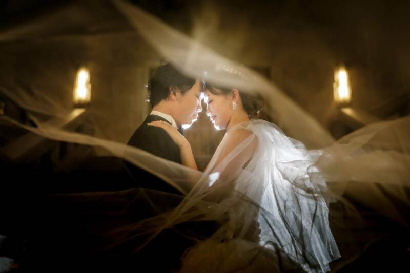 ロングベール越しの2人