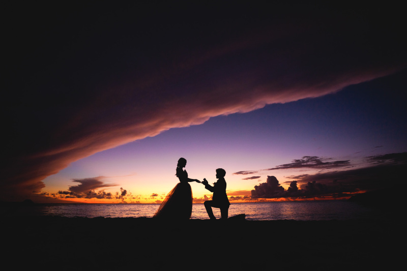 雲と水平線の中でプロポーズショット