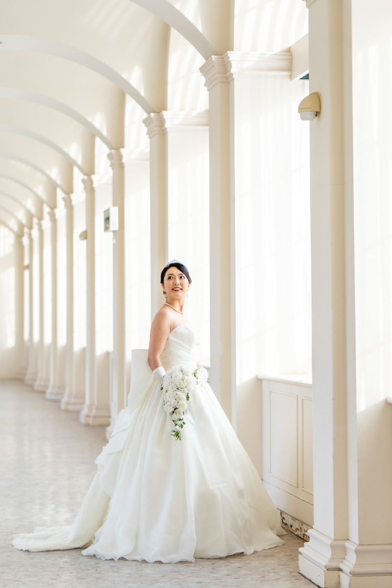ウェディングドレス×白の空間!