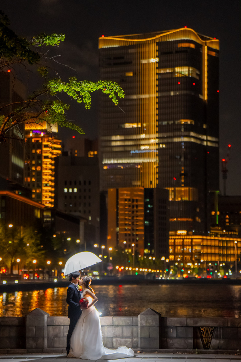 東京駅定番スポットで二人だけの世界へ♪