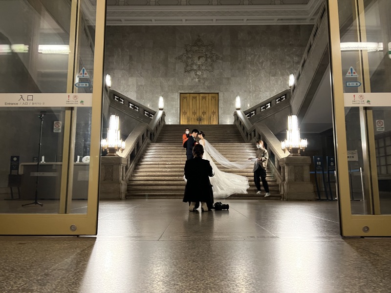 TEAM UK WEDDING | チームUK_女性のフォトグラファーがいる