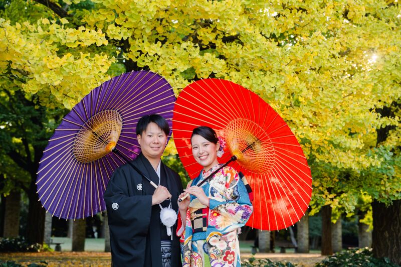 イチョウ並木と和装