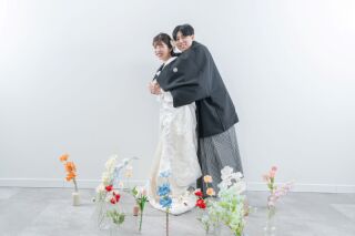 カラフルなお花と一緒に