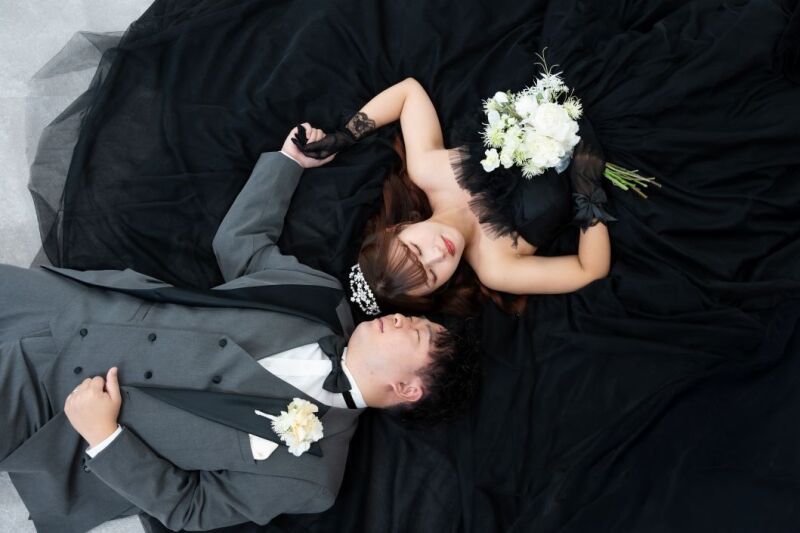 黒ドレスを美しく魅せる演出♡