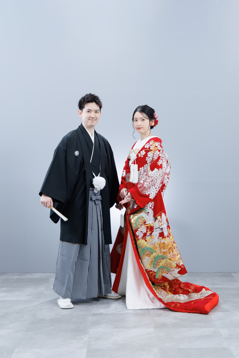 色打掛フォーマルなポーズ