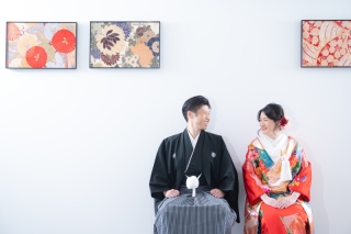 スタジオで和装を着て撮影