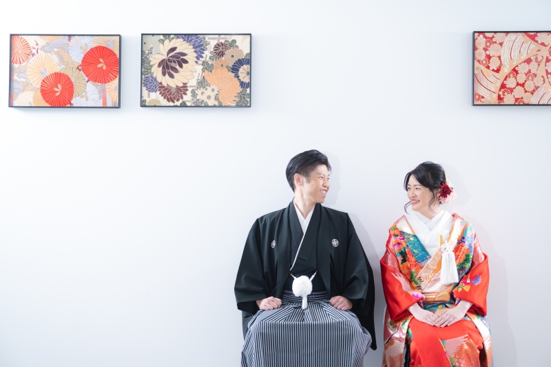 スタジオで和装を着て撮影