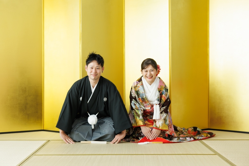 まずは、和装で正座ショットから♥