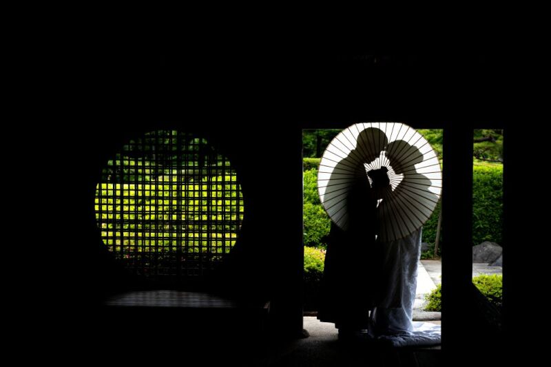 東屋でのシルエット