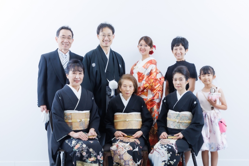 【ご家族と一緒に撮影♪】ファミリーフォトウエディング♡和装2着orドレス2着のスタジオ撮影／美容・撮影データ付【4月末迄の撮影】