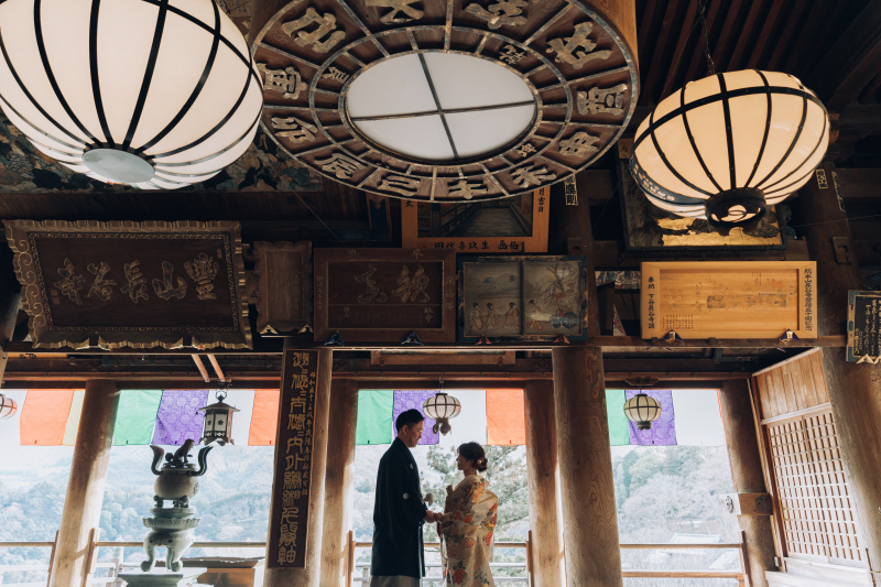 お手元を重ねて