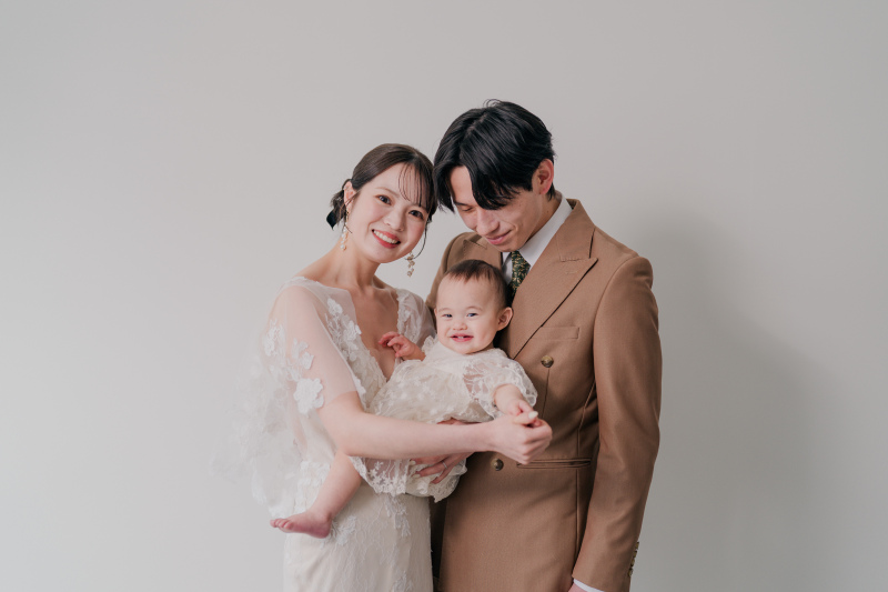 まずはお二人のお子様と写真撮影