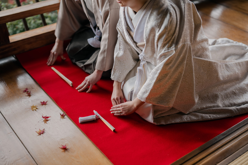 紅葉と手元のイメージショット♡