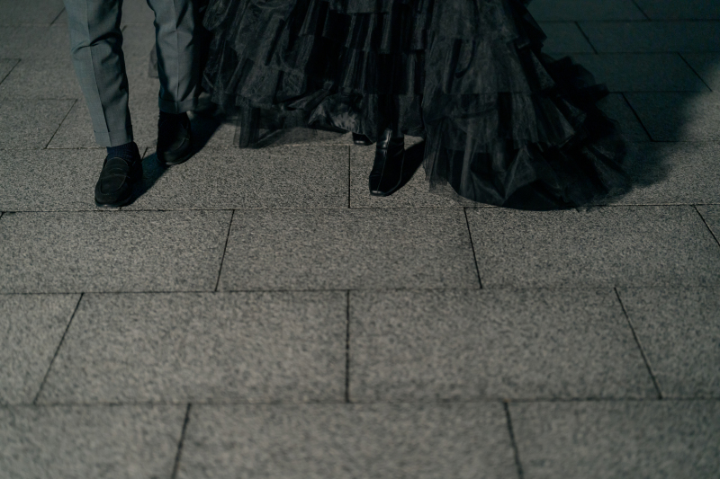 足元もカラーを揃えてシックに♪