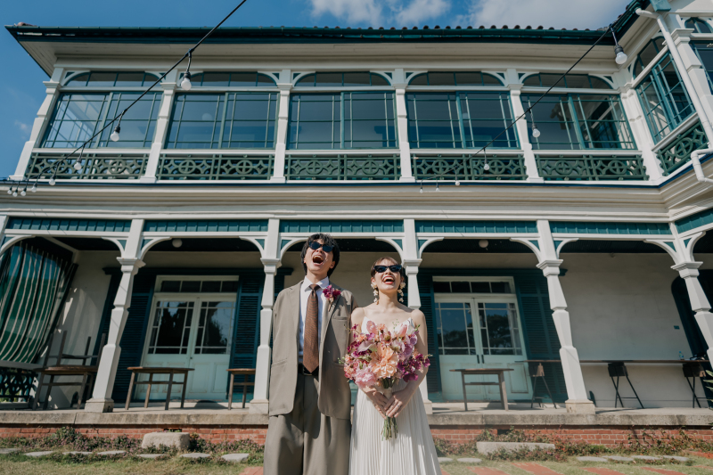 旧グッゲンハイム邸を背景に...