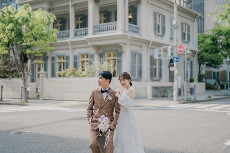 クールな表情も